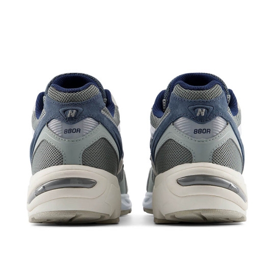New Balance 880R